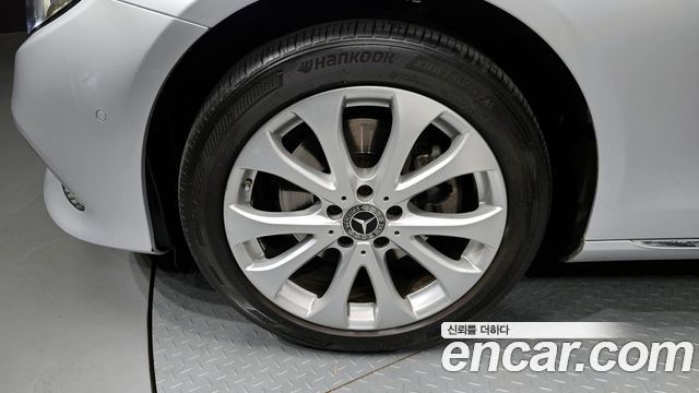 Mercedes-Benz E-Class E220d 4MATIC Exclusive