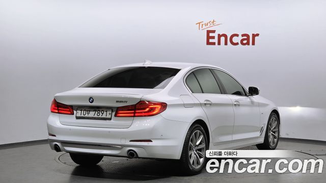 BMW 5-Series 520i Luxury