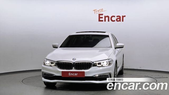 BMW 5-Series 520i Luxury