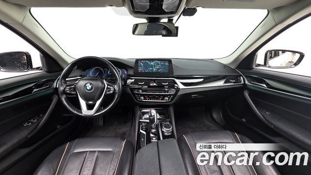 BMW 5-Series 520i Luxury