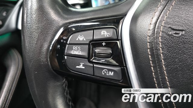 BMW 5-Series 520i Luxury