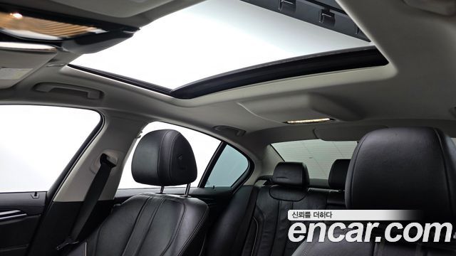 BMW 5-Series 520i Luxury
