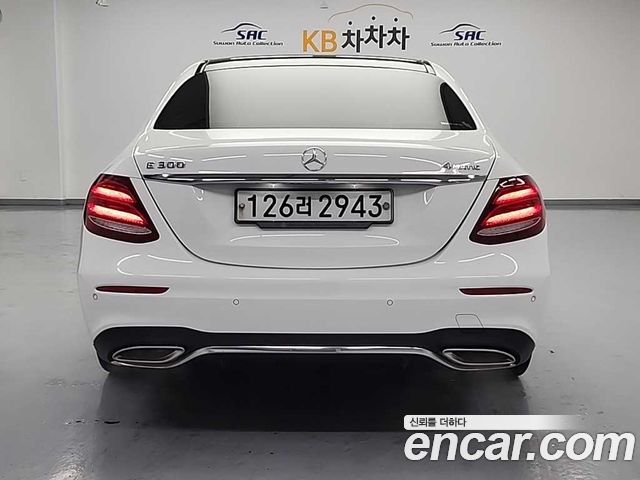 Mercedes-Benz E-Class E300 4MATIC AMG Line