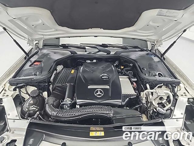 Mercedes-Benz E-Class E300 4MATIC AMG Line
