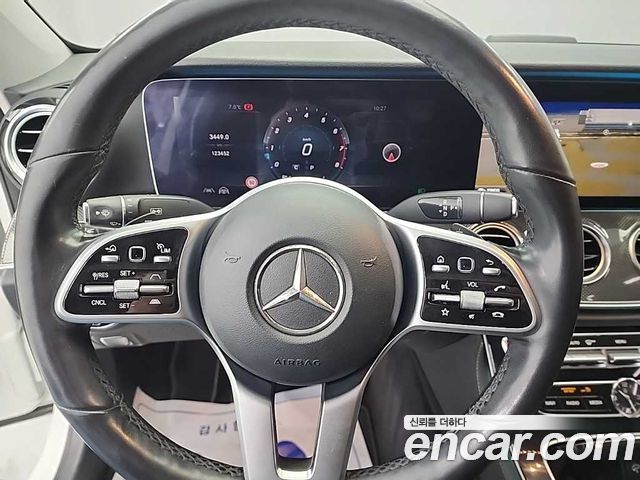 Mercedes-Benz E-Class E300 4MATIC AMG Line