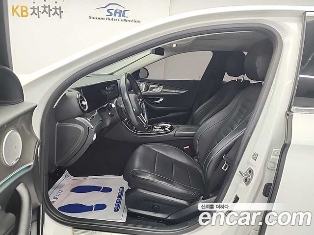 Mercedes-Benz E-Class E300 4MATIC AMG Line
