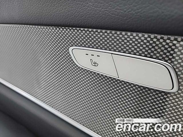 Mercedes-Benz E-Class E300 4MATIC AMG Line