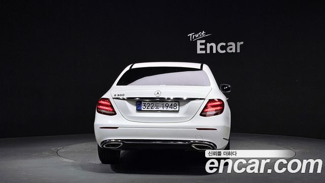 Mercedes-Benz E-Class E300 Exclusive
