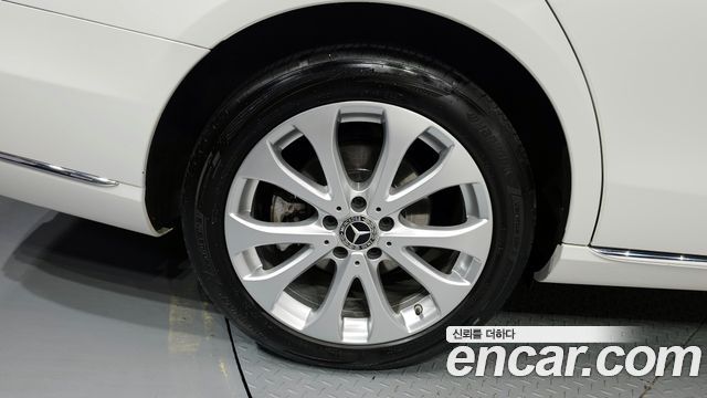 Mercedes-Benz E-Class E300 Exclusive