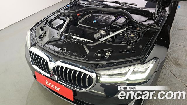 BMW 5-Series 523d xDrive Luxury