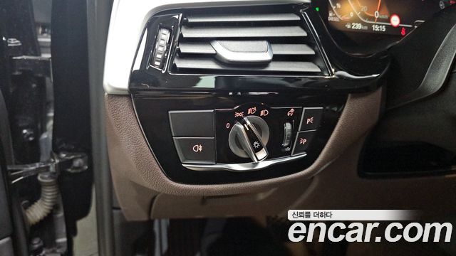 BMW 5-Series 523d xDrive Luxury