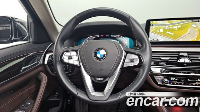 BMW 5-Series 523d xDrive Luxury