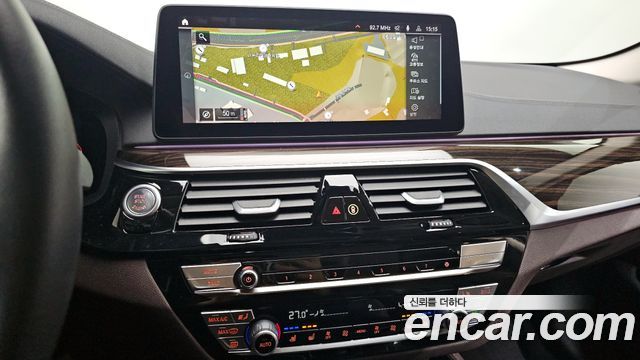 BMW 5-Series 523d xDrive Luxury