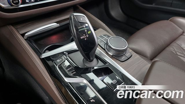 BMW 5-Series 530i Luxury