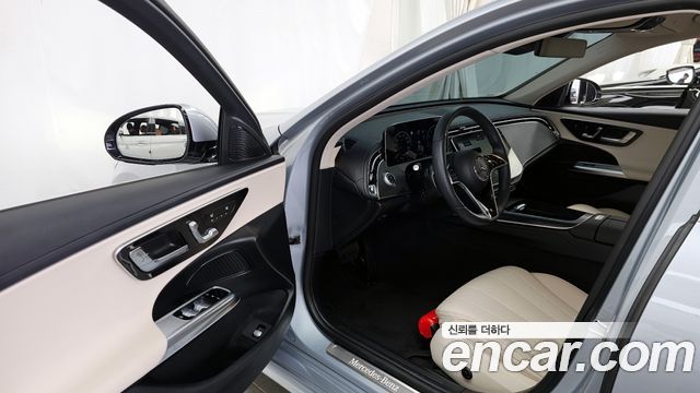 Mercedes-Benz E-Class E200 Avantgarde Limited
