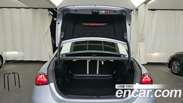 Mercedes-Benz E-Class E200 Avantgarde Limited