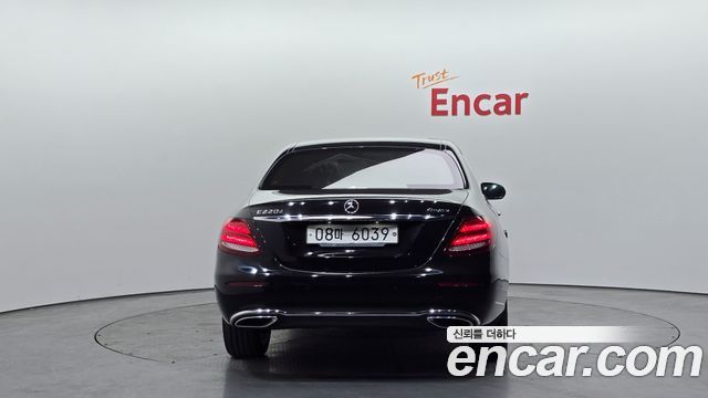 Mercedes-Benz E-Class E220d 4MATIC Exclusive