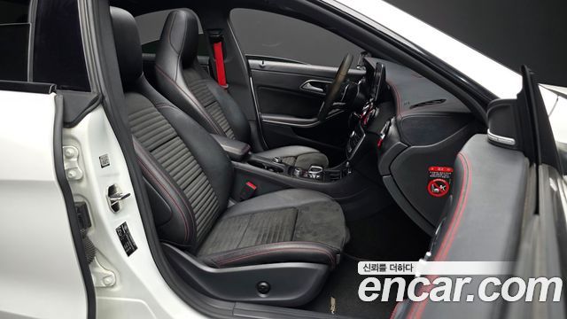 Mercedes-Benz CLA-Class CLA45 AMG 4MATIC