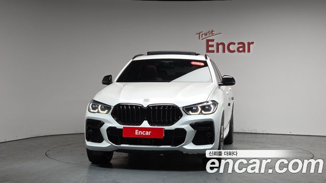 BMW X6 M50i