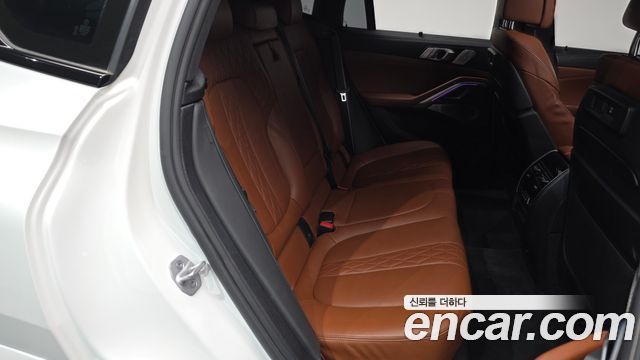 BMW X6 M50i