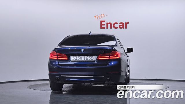 BMW 5-Series 520i Luxury