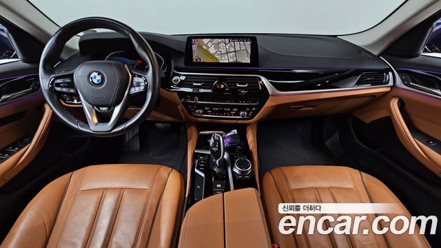 BMW 5-Series 520i Luxury