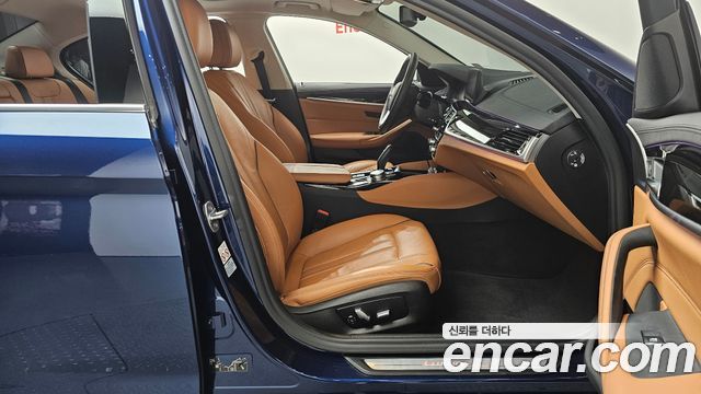 BMW 5-Series 520i Luxury