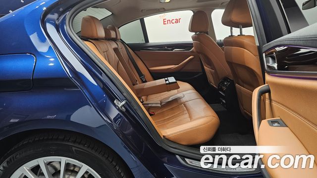 BMW 5-Series 520i Luxury