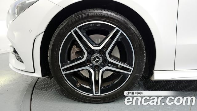 Mercedes-Benz CLA-Class CLA250 4MATIC