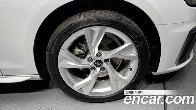 Audi A4 40 TFSI Premium