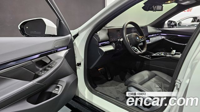 BMW 5-Series 530i xDrive M Sport