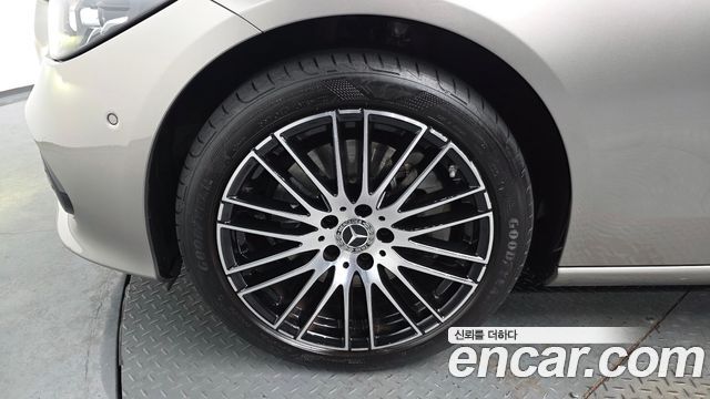 Mercedes-Benz C-Class C200 4MATIC Avantgarde