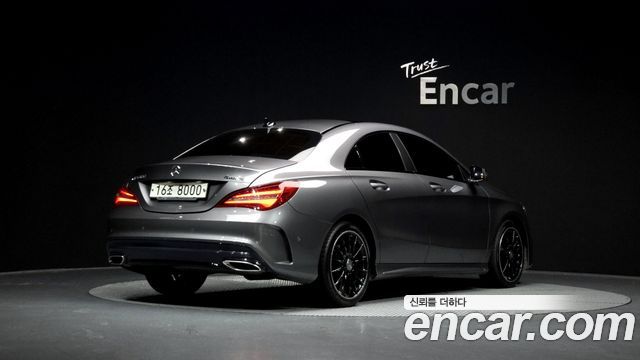 Mercedes-Benz CLA-Class CLA250 4MATIC AMG Line