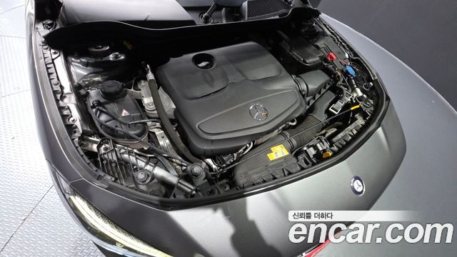 Mercedes-Benz CLA-Class CLA250 4MATIC AMG Line