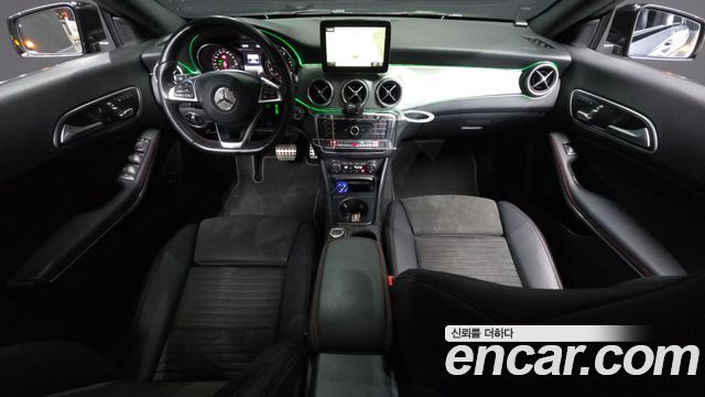 Mercedes-Benz CLA-Class CLA250 4MATIC AMG Line