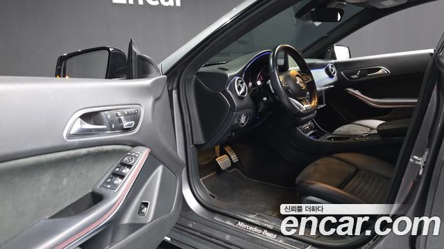 Mercedes-Benz CLA-Class CLA250 4MATIC AMG Line