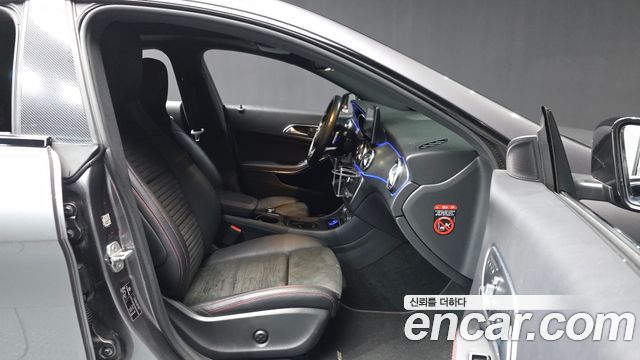 Mercedes-Benz CLA-Class CLA250 4MATIC AMG Line