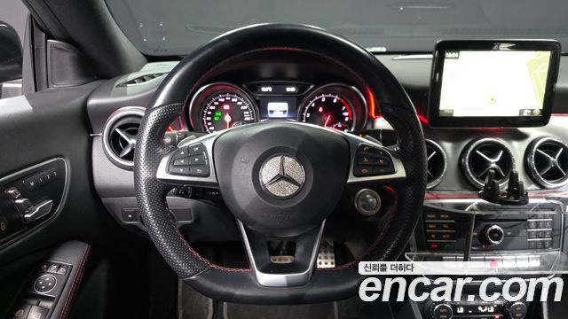 Mercedes-Benz CLA-Class CLA250 4MATIC AMG Line