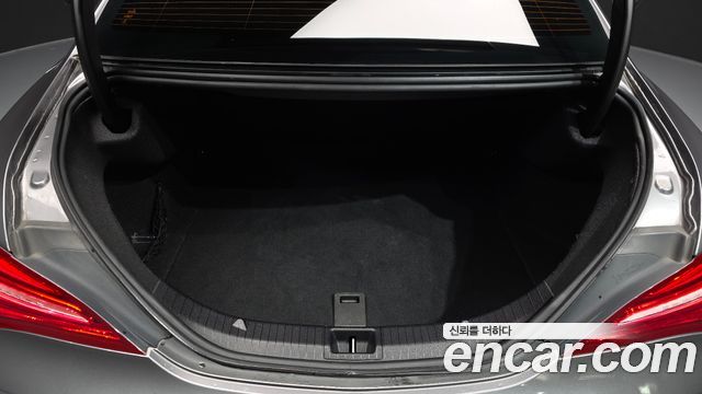 Mercedes-Benz CLA-Class CLA250 4MATIC AMG Line