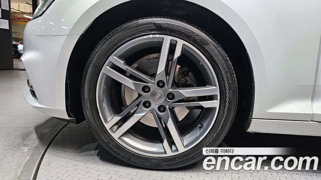 Audi A4 40 TFSI Premium