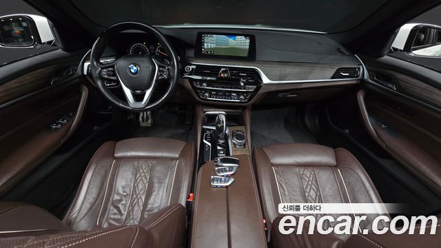 BMW 5-Series 530i xDrive M Sport Package Plus