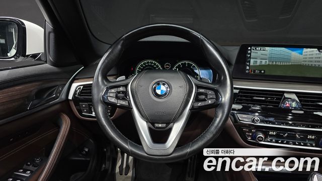 BMW 5-Series 530i xDrive M Sport Package Plus