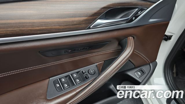 BMW 5-Series 530i xDrive M Sport Package Plus