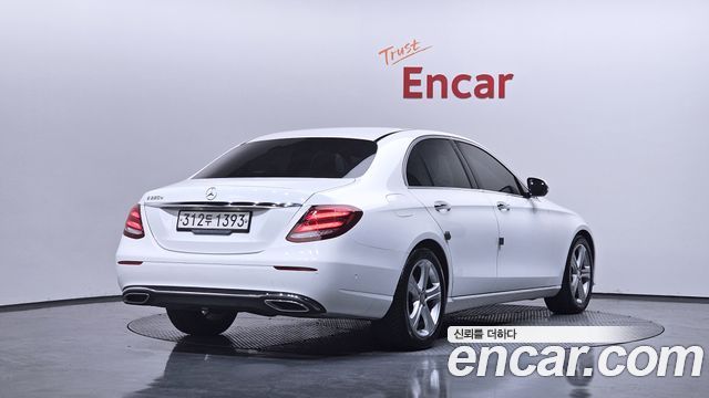 Mercedes-Benz E-Class E220d Avantgarde