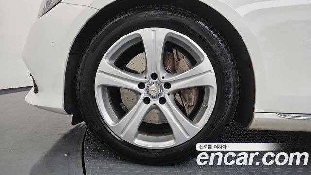 Mercedes-Benz E-Class E220d Avantgarde