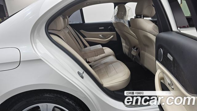 Mercedes-Benz E-Class E220d Avantgarde