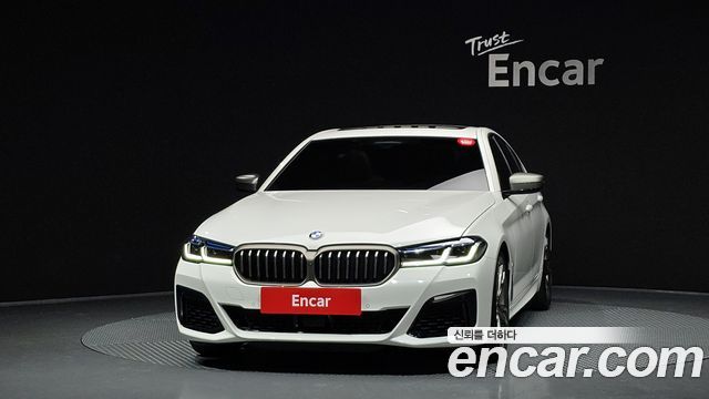 BMW 5-Series M550i xDrive