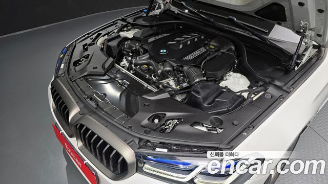 BMW 5-Series M550i xDrive
