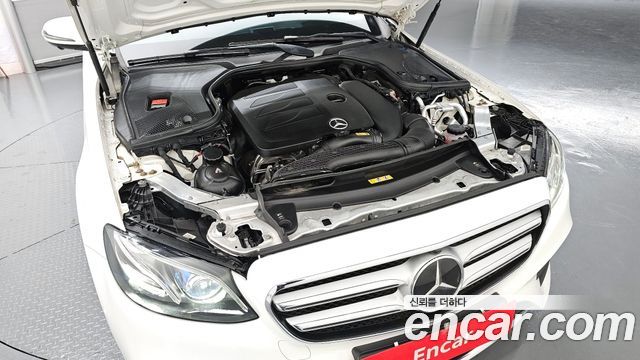 Mercedes-Benz E-Class E350 4MATIC AMG Line