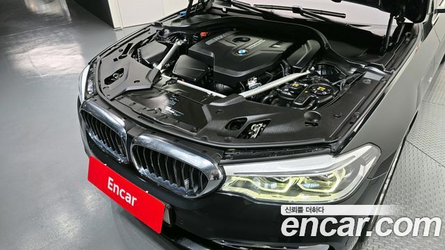BMW 5-Series 530i xDrive Luxury Plus